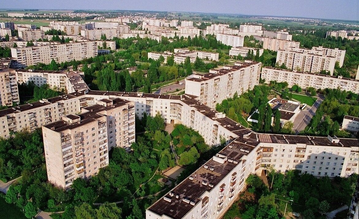 Найдовший будинок у світі. Місто Луцьк.